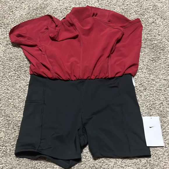 NIKE | NWT Women’s Shorts. Size Medium. - Picture 4 of 10